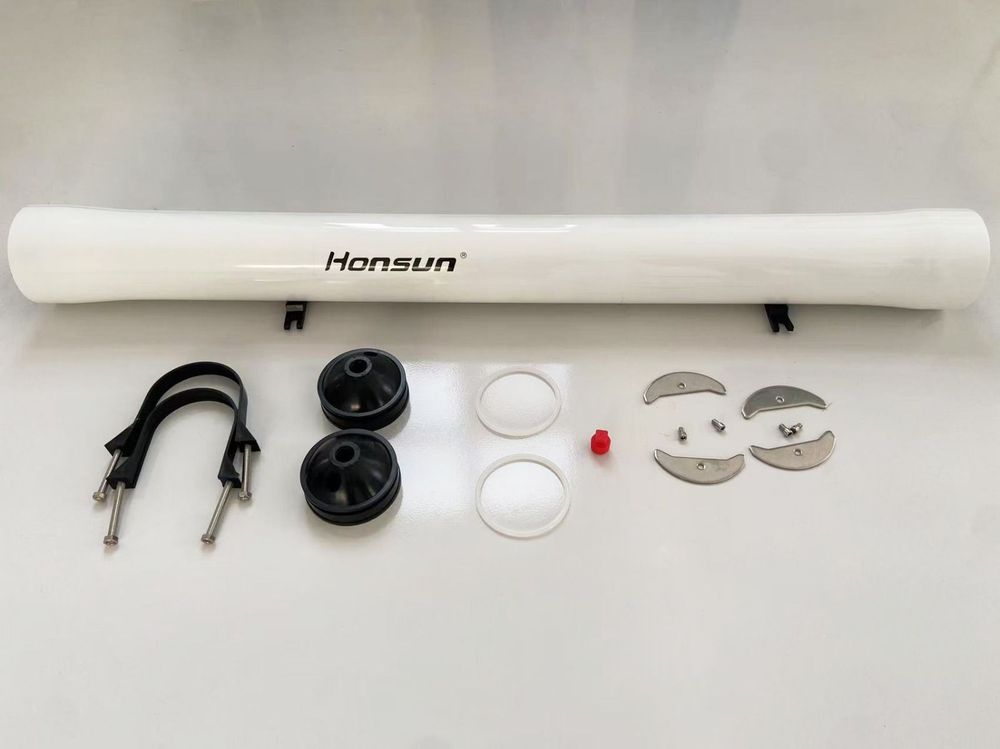 Portamembranas de fibra de vidrio (FRP) para membranas estándar de 4" x 40". Diseño de puerto final (End Port) y presión de trabajo 300 PSI.