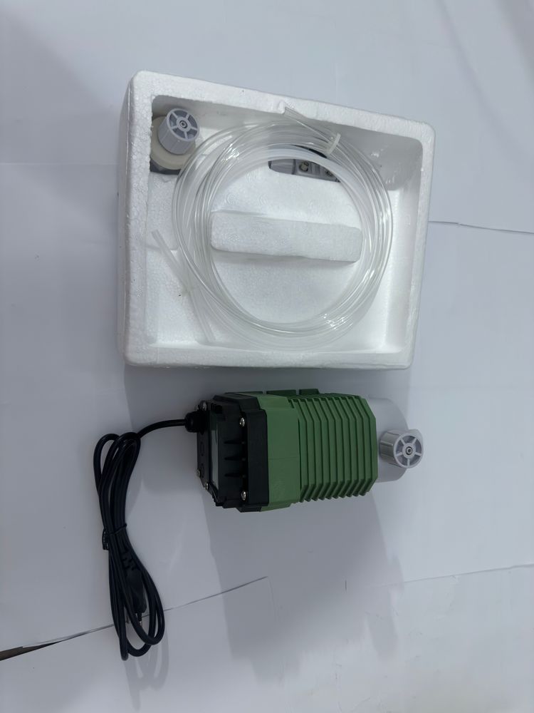 Bomba dosificadora para dosificación precisa de químicos en sistemas de agua e industria, con caudal regulable y operación confiable. 2