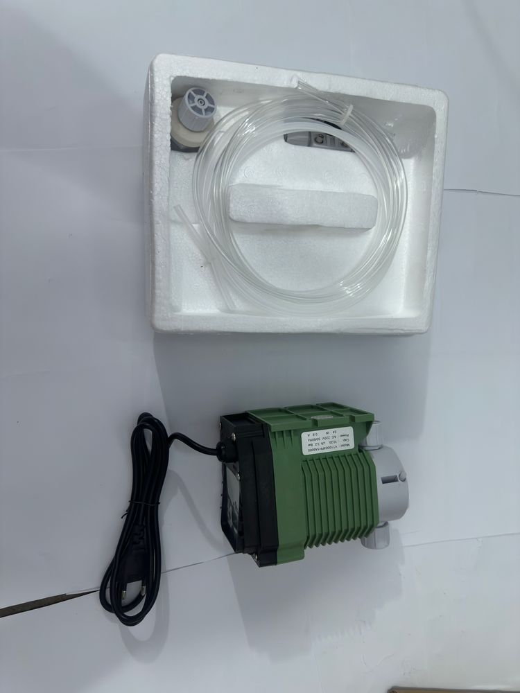 Bomba dosificadora para dosificación precisa de químicos en sistemas de agua e industria, con caudal regulable y operación confiable. 3