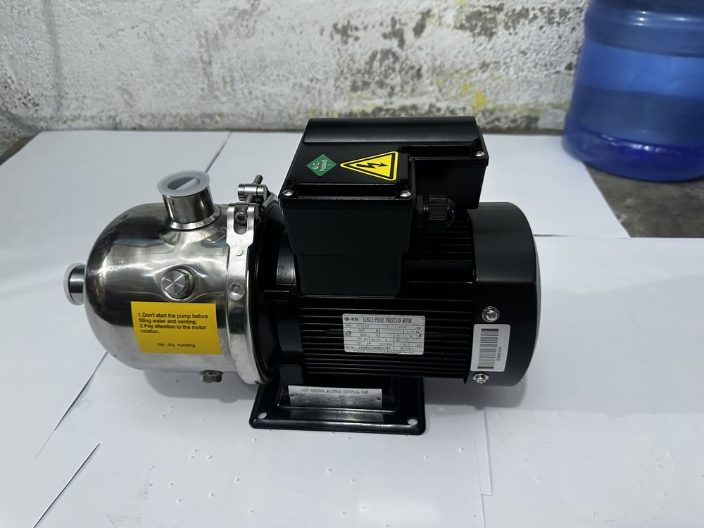 Bomba de 1 HP con cuerpo 100% inoxidable. Autocebante, ideal para agua potable y fluidos limpios. 3