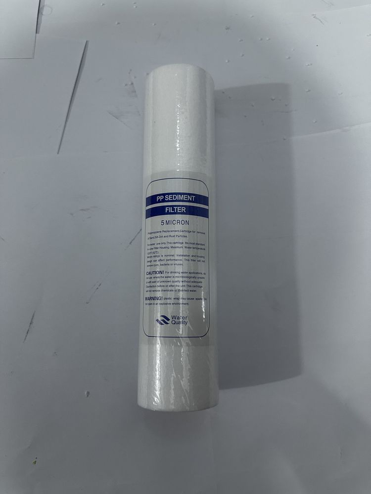 Filtro de polipropileno (PP) medida estándar 10". Retiene tierra, arena y sedimentos hasta 5 micras. 3