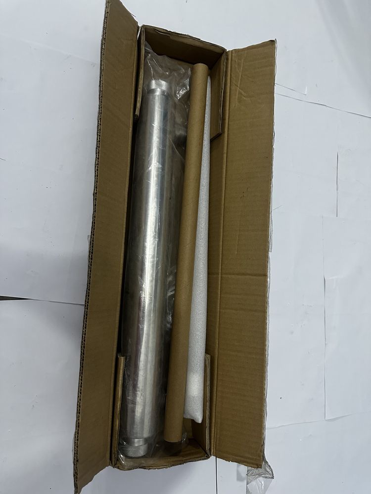 Kit de desinfección ultravioleta de 25 Watts. Incluye cámara de reacción en acero inoxidable, manga de cuarzo (protegida en tubo de cartón) y lámpara UV. 2