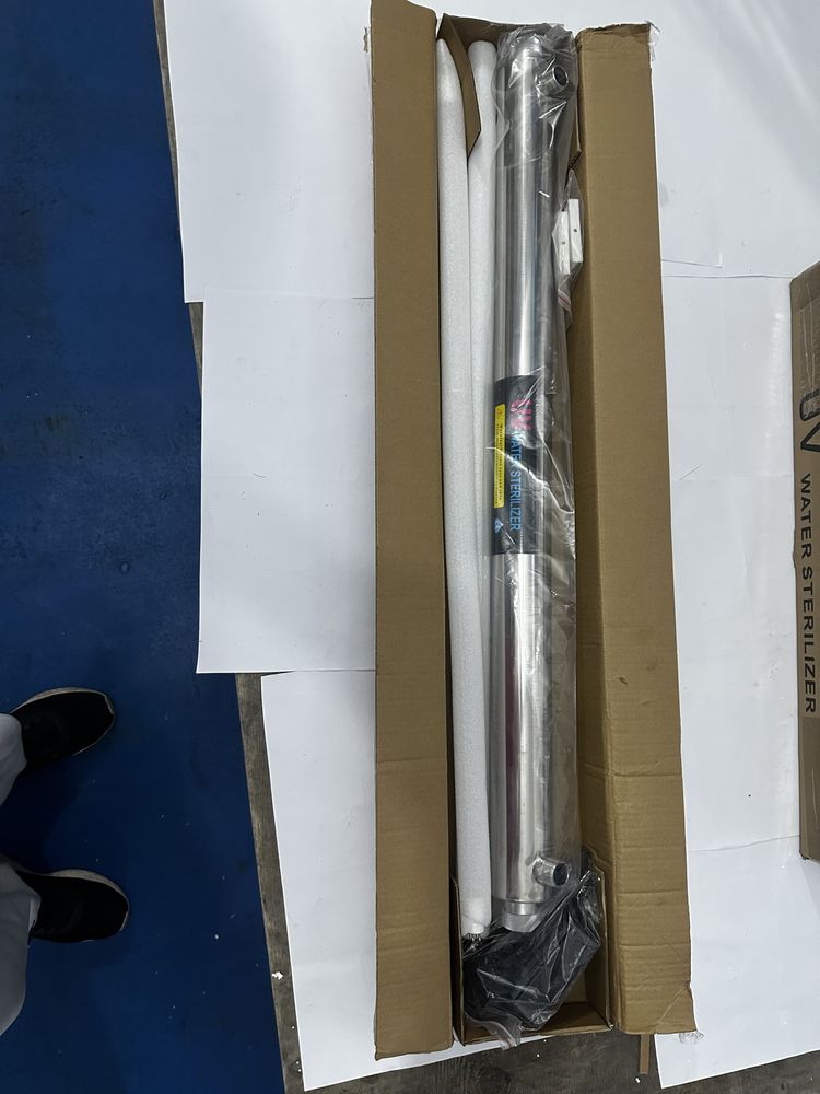 Kit de desinfección ultravioleta de alta potencia (55 Watts). Incluye cámara de reacción larga en acero inoxidable, manga de cuarzo protegida y accesorios de montaje. 2