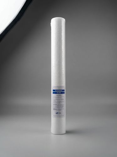 Filtro de polipropileno de 20 pulgadas (formato largo). Retiene sedimentos de 5 micras con mayor capacidad y vida útil.