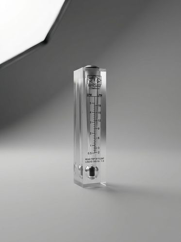 Rotámetro de lectura directa para montaje en panel. Rango de flujo hasta 5 galones por minuto (20 litros por minuto). Cuerpo sólido de acrílico.